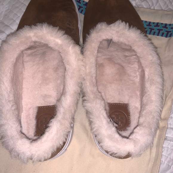 Tory Burch Shoes | Tory Burch Logo Fur Shoes | Poshmark